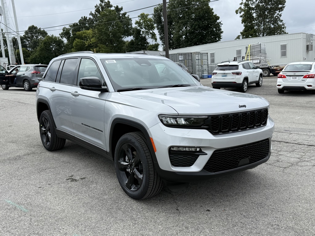 2025 Jeep Grand Cherokee Limited photo 4