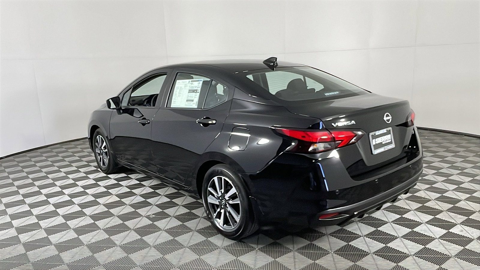 2025 Nissan Versa SV photo 6