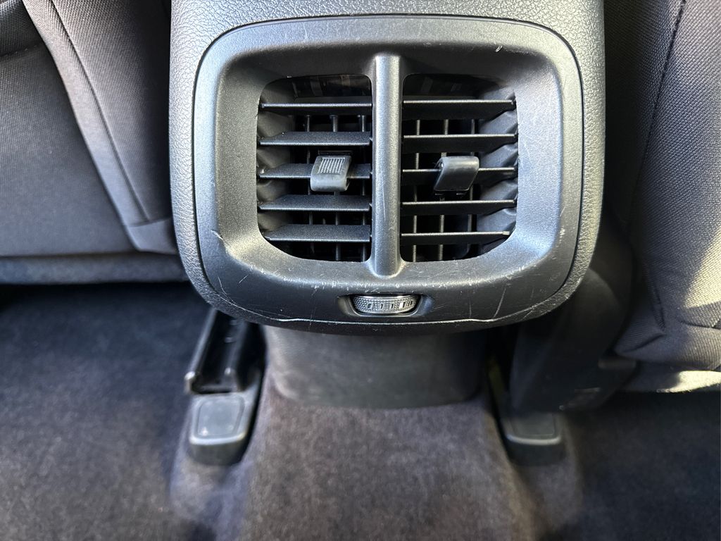 2019 Jeep Cherokee Latitude photo 27