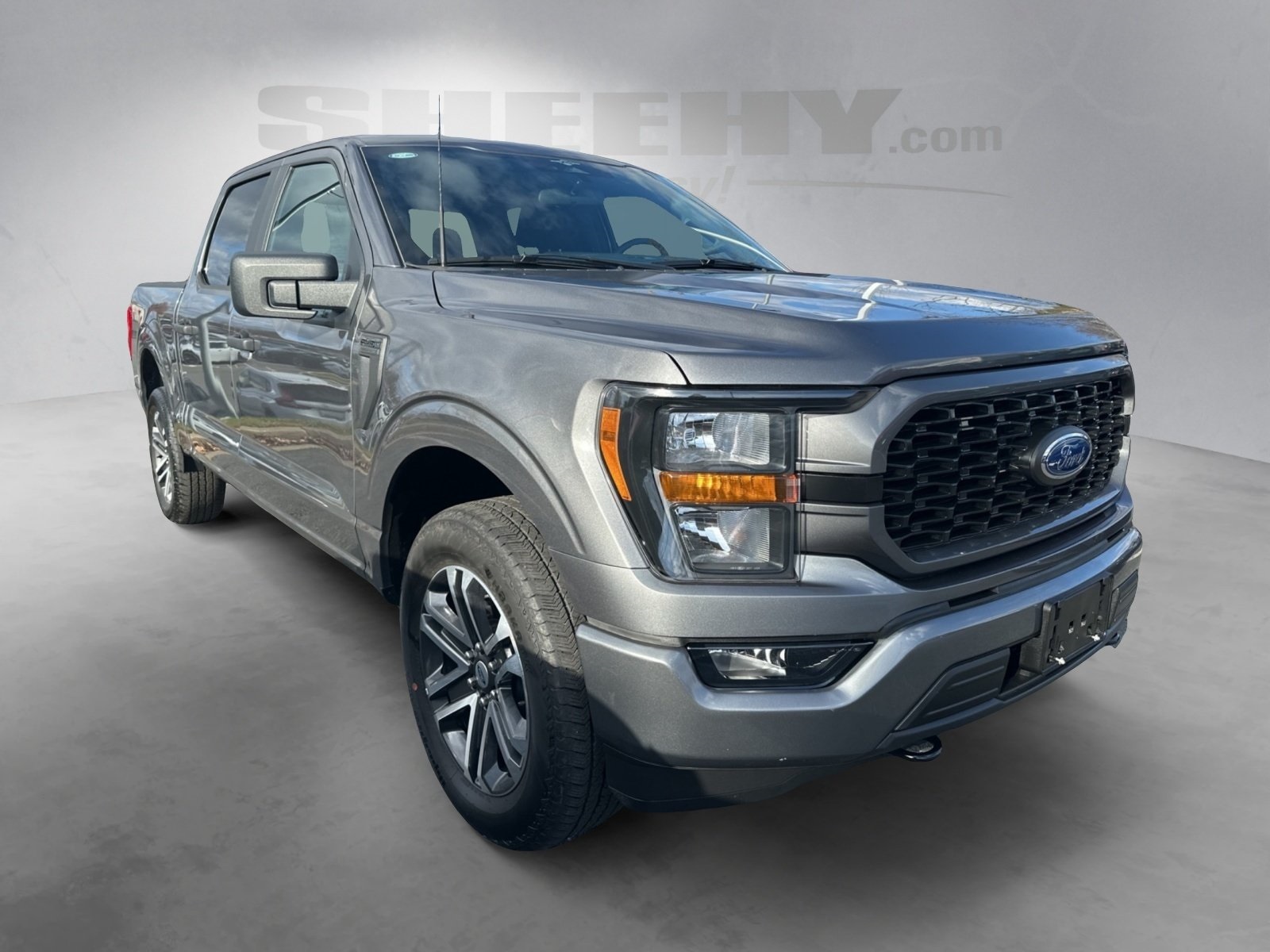 2023 Ford F-150 XL photo 2