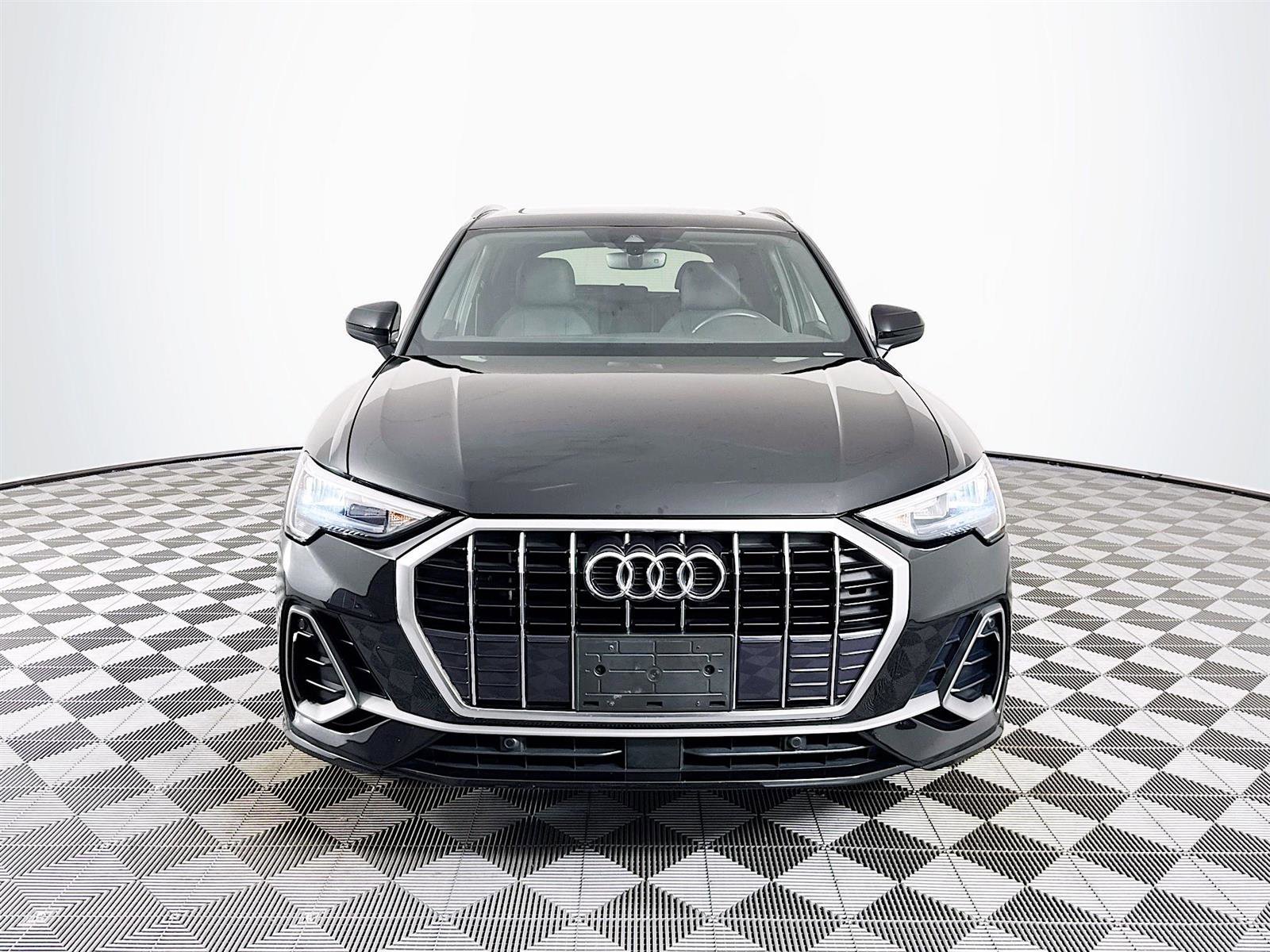 2021 Audi Q3 45 TFSI S line Premium photo 2