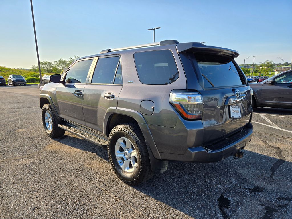 2021 Toyota 4Runner SR5 photo 5