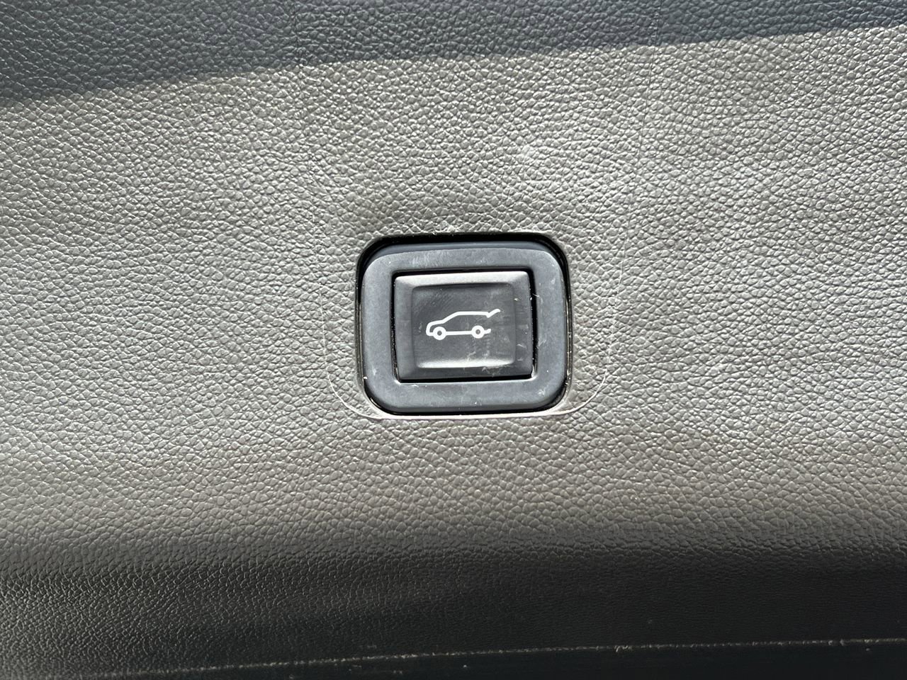 2022 Chevrolet Traverse Premier photo 8