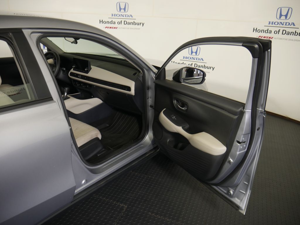 2023 Honda HR-V LX photo 7