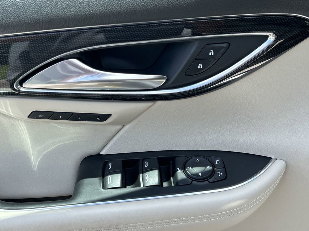 2022 Buick Envision Essence photo 18