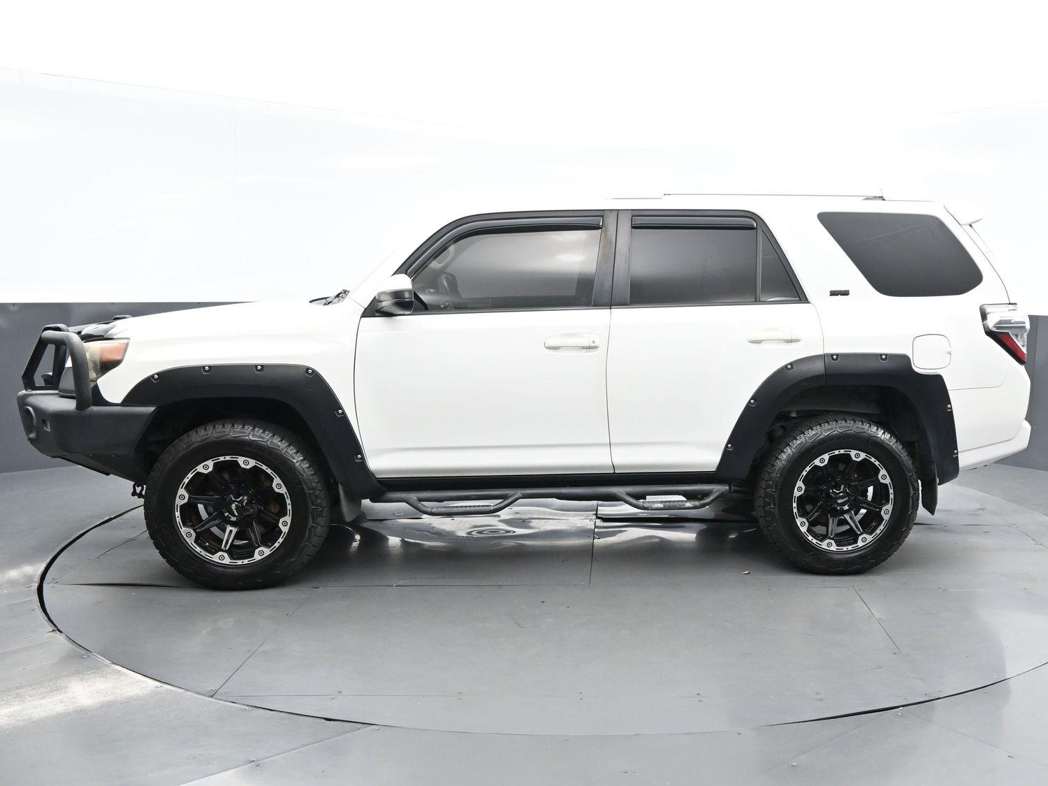 2016 Toyota 4Runner SR5 photo 4