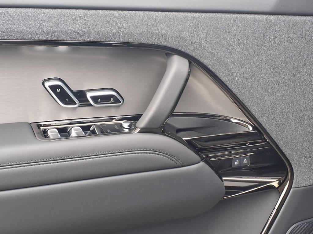 2025 Land Rover Range Rover Sport SE photo 10