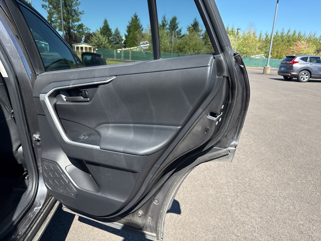 2021 Toyota RAV4 Hybrid LE photo 19