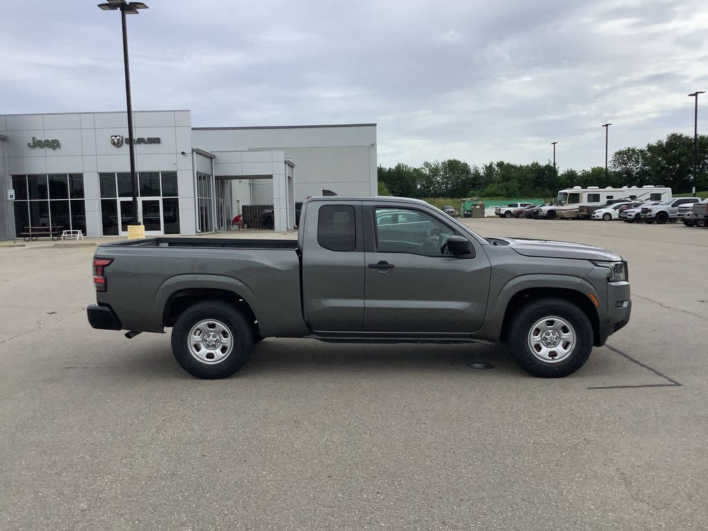2022 Nissan Frontier S photo 8