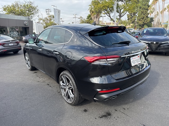 2022 Maserati Levante GT photo 3