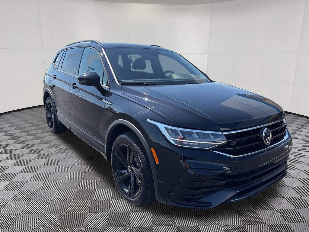 2024 Volkswagen Tiguan SE R-Line Black photo 5