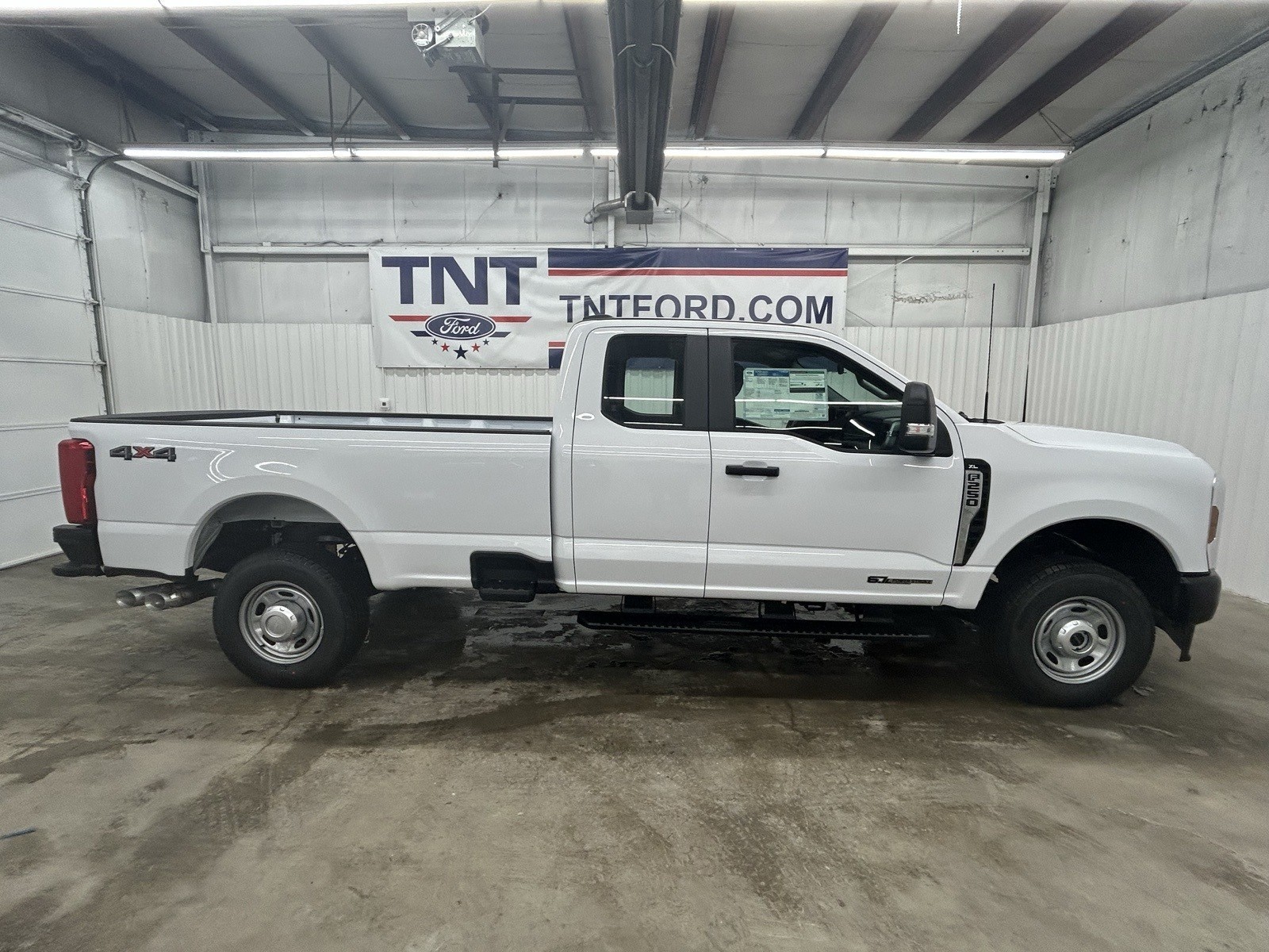 2025 Ford F-250 XLT photo 2