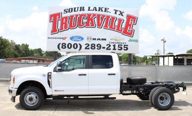 2025 Ford Chassis Cab