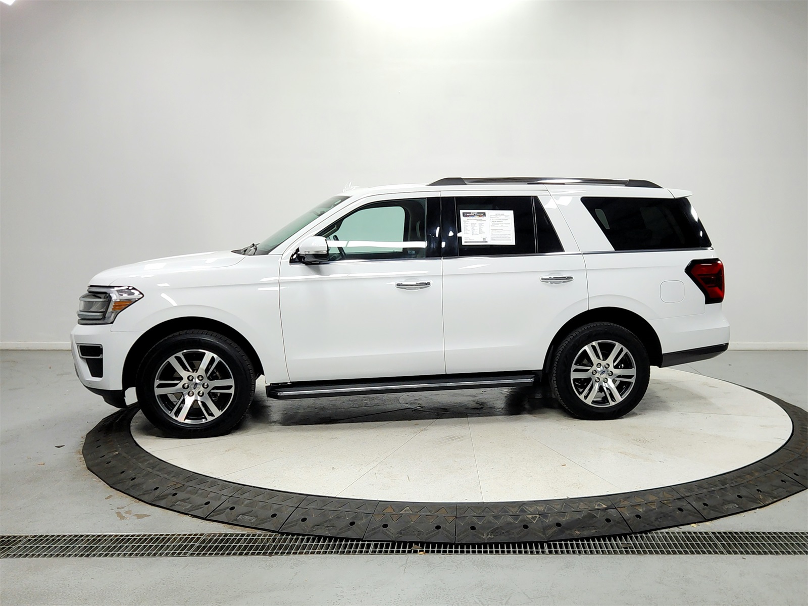 2023 Ford Expedition Limited photo 4