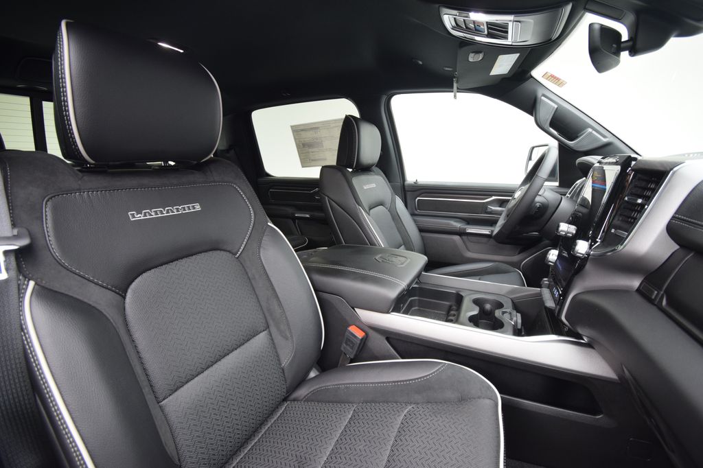 2025 Ram 1500 Laramie photo 32