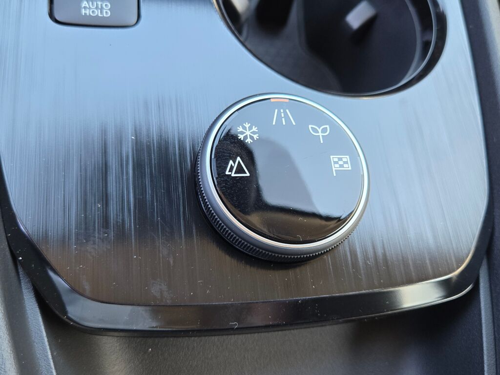 2026 Nissan Rogue SV photo 25