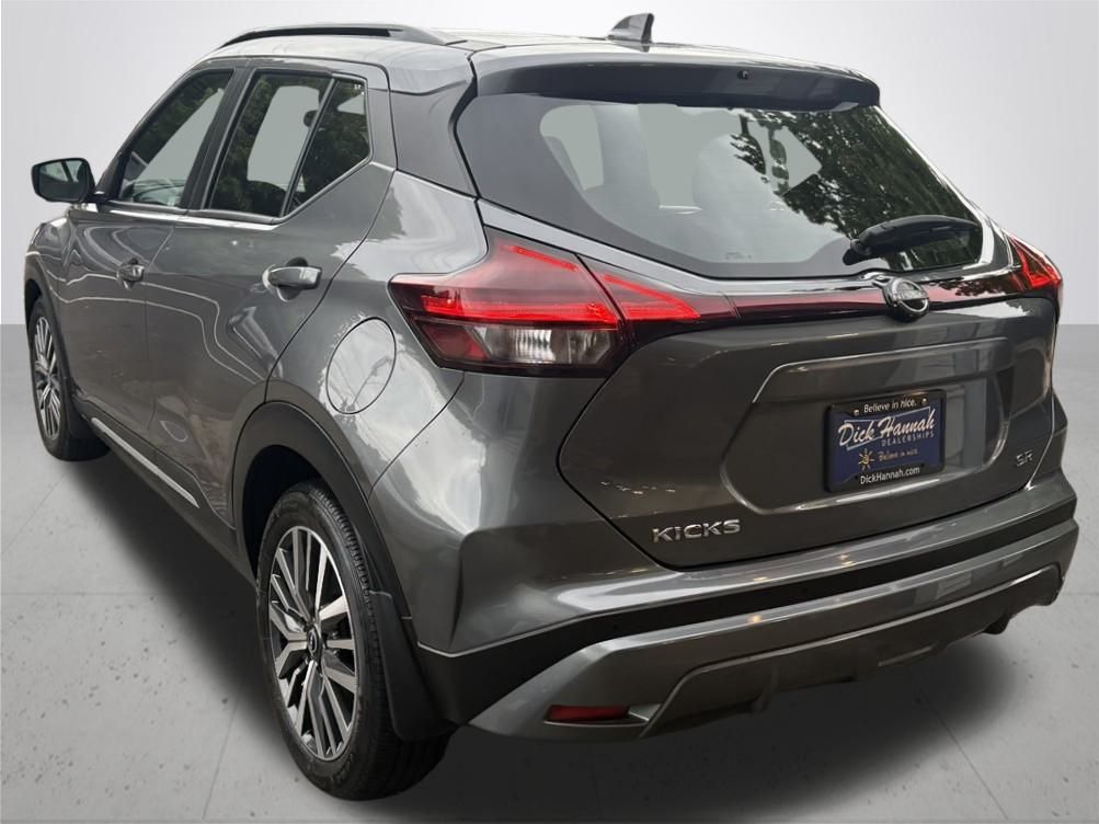 2023 Nissan Kicks SR photo 10