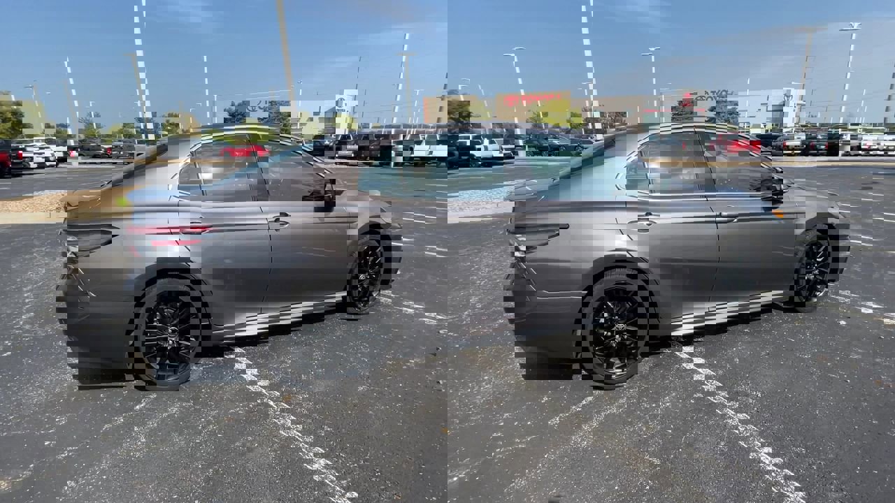 2023 Toyota Camry XSE photo 9