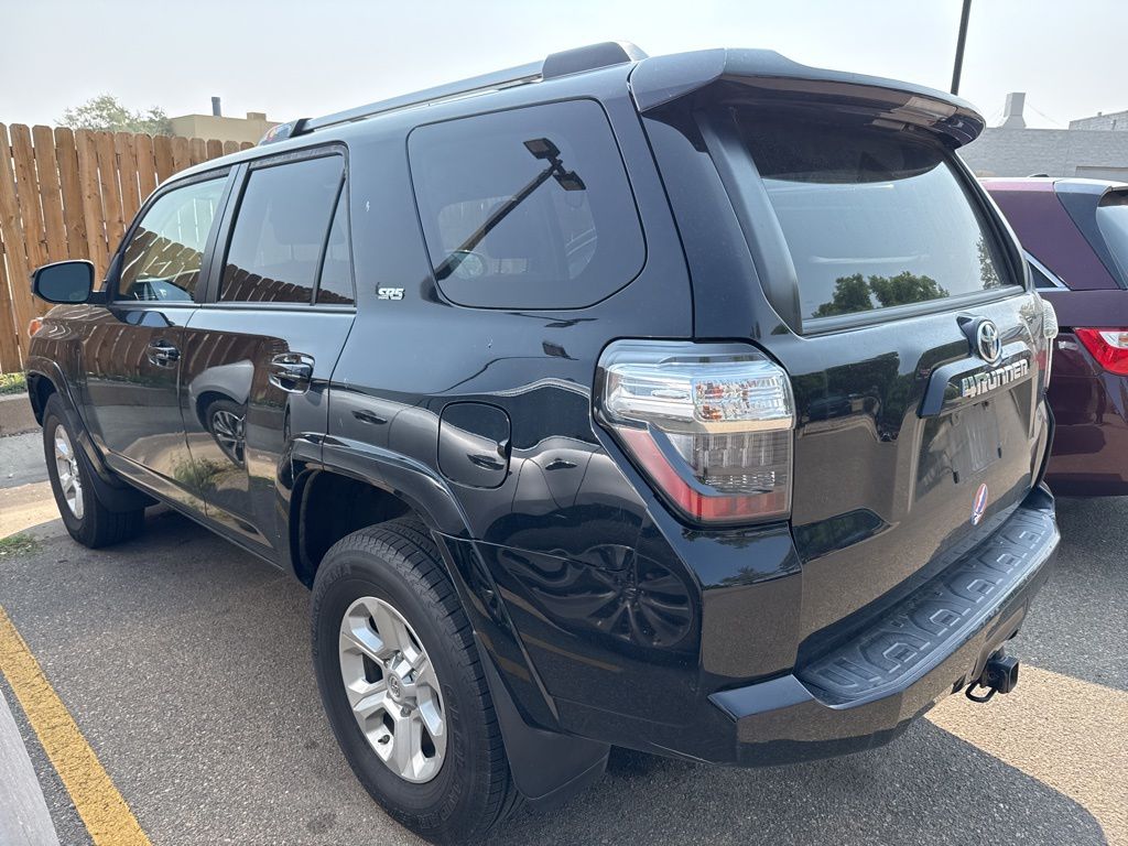 2020 Toyota 4Runner SR5 photo 2