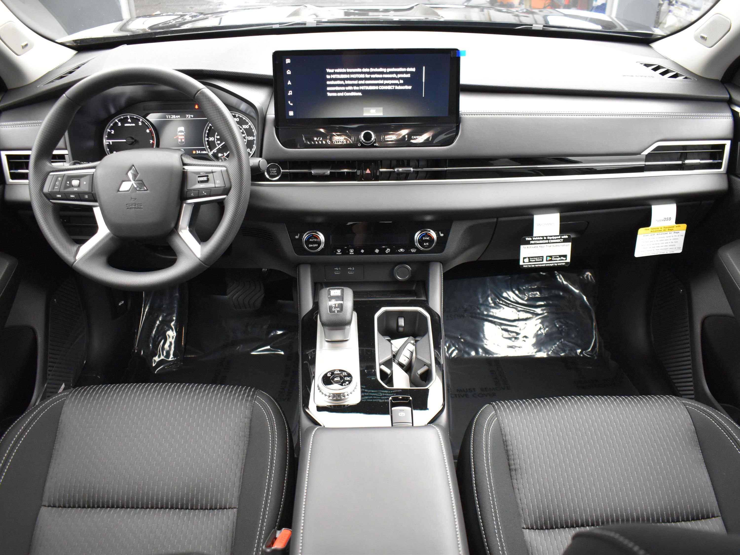 2025 Mitsubishi Outlander ES photo 15