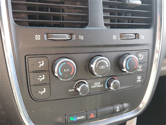2017 Dodge Grand Caravan SXT photo 19
