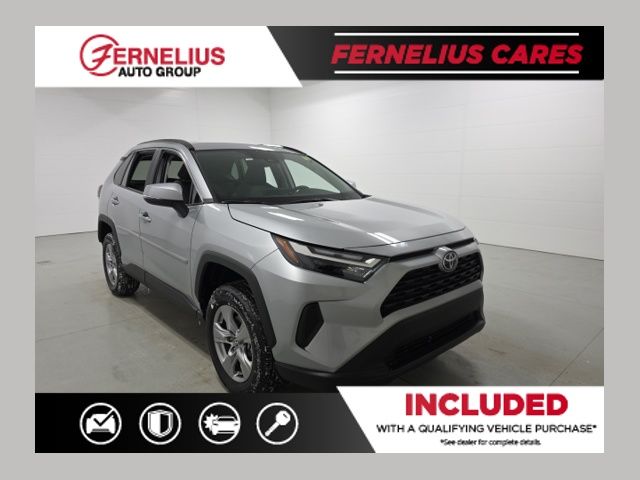 2025 Toyota RAV4 XLE's photo