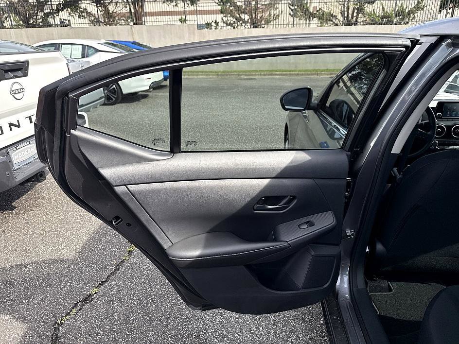 2025 Nissan Sentra S photo 9