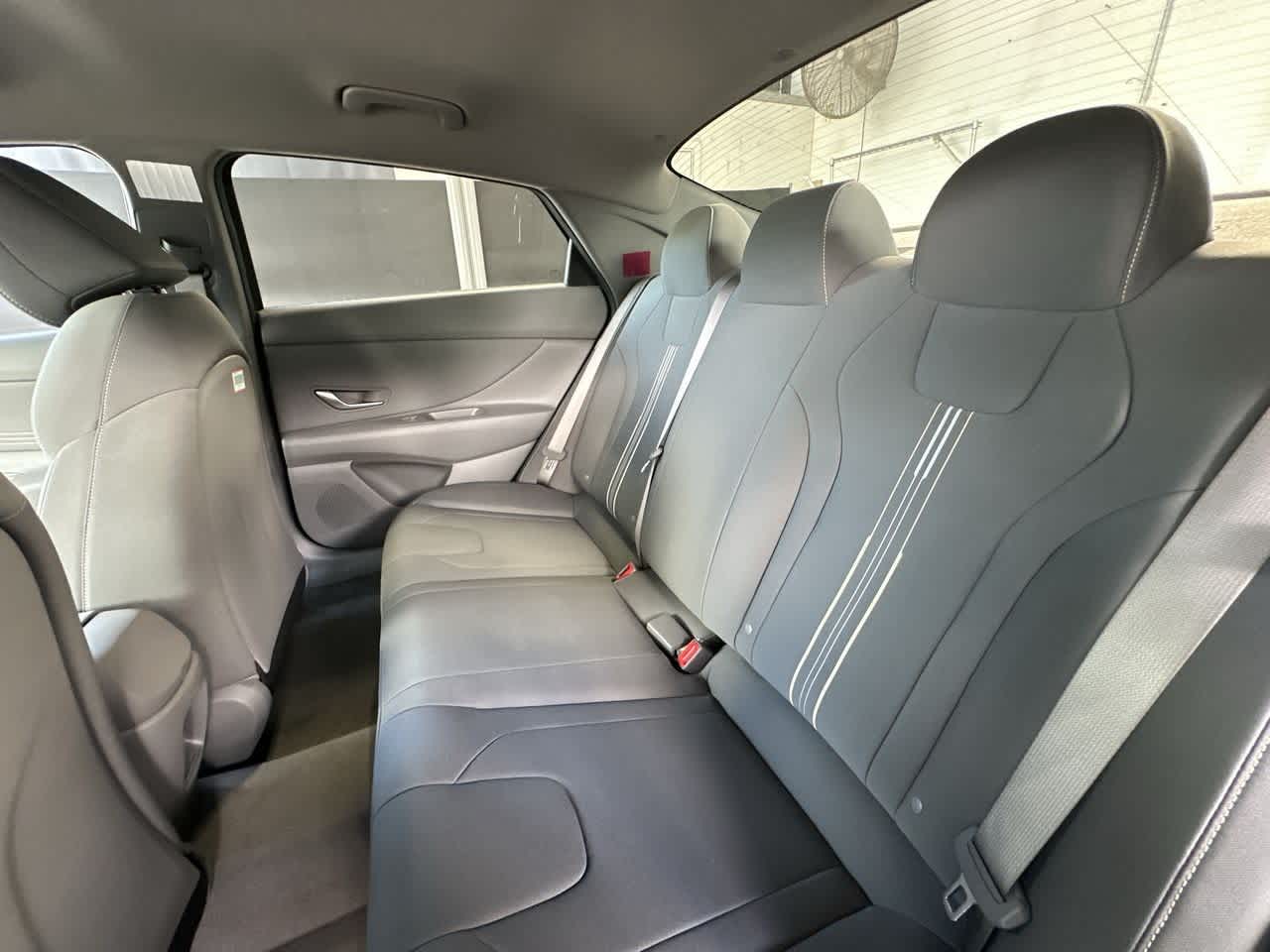 2025 Hyundai Elantra SEL Sport photo 16