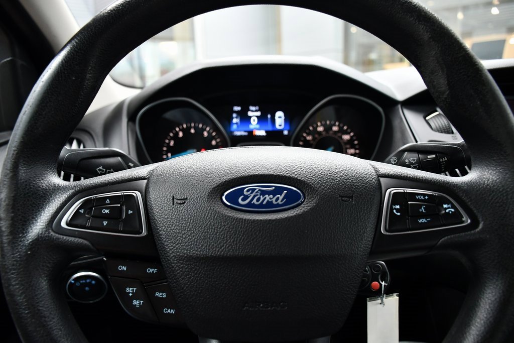 2015 Ford Focus SE photo 14