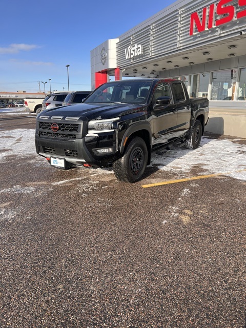 2025 Nissan Frontier PRO-4X photo 3