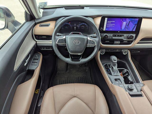 2024 Toyota Grand Highlander XLE photo 17