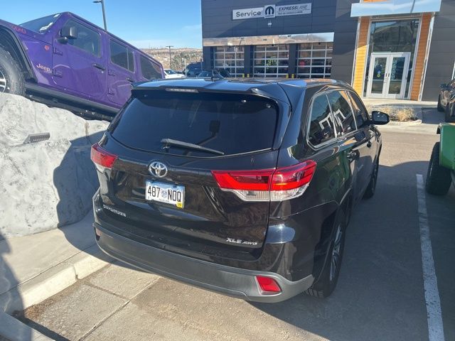 2019 Toyota Highlander SE XLE photo 4