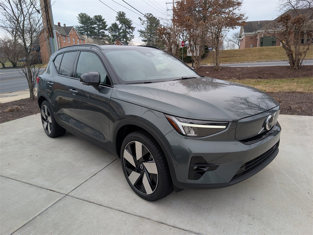 2026 Volvo EX40 Plus's photo