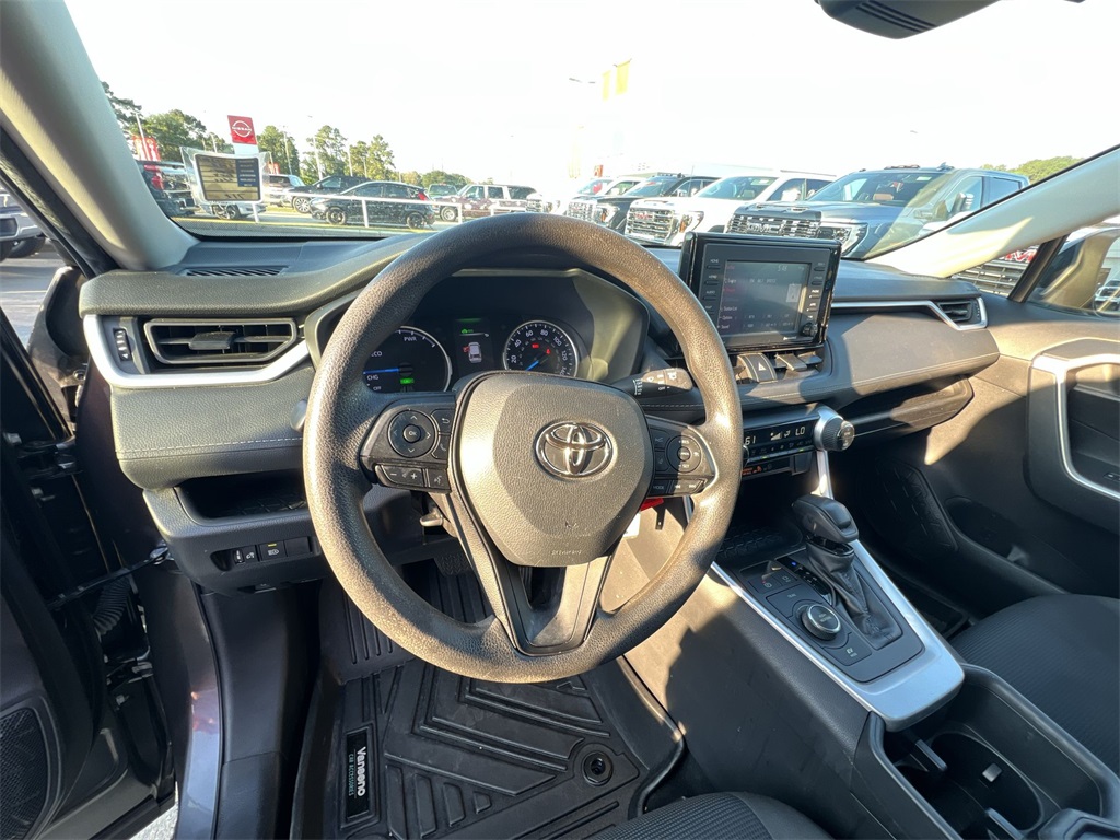 2022 Toyota RAV4 Hybrid LE photo 18