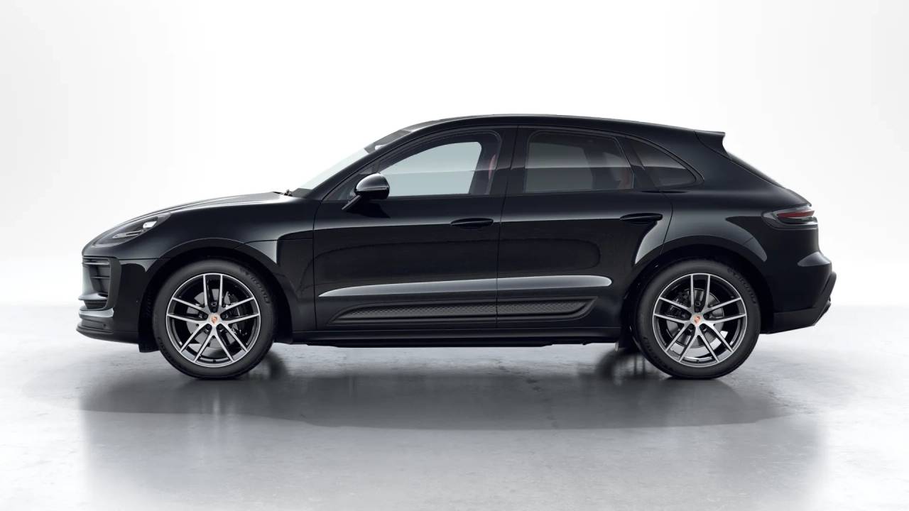 2026 Porsche Macan T photo 2