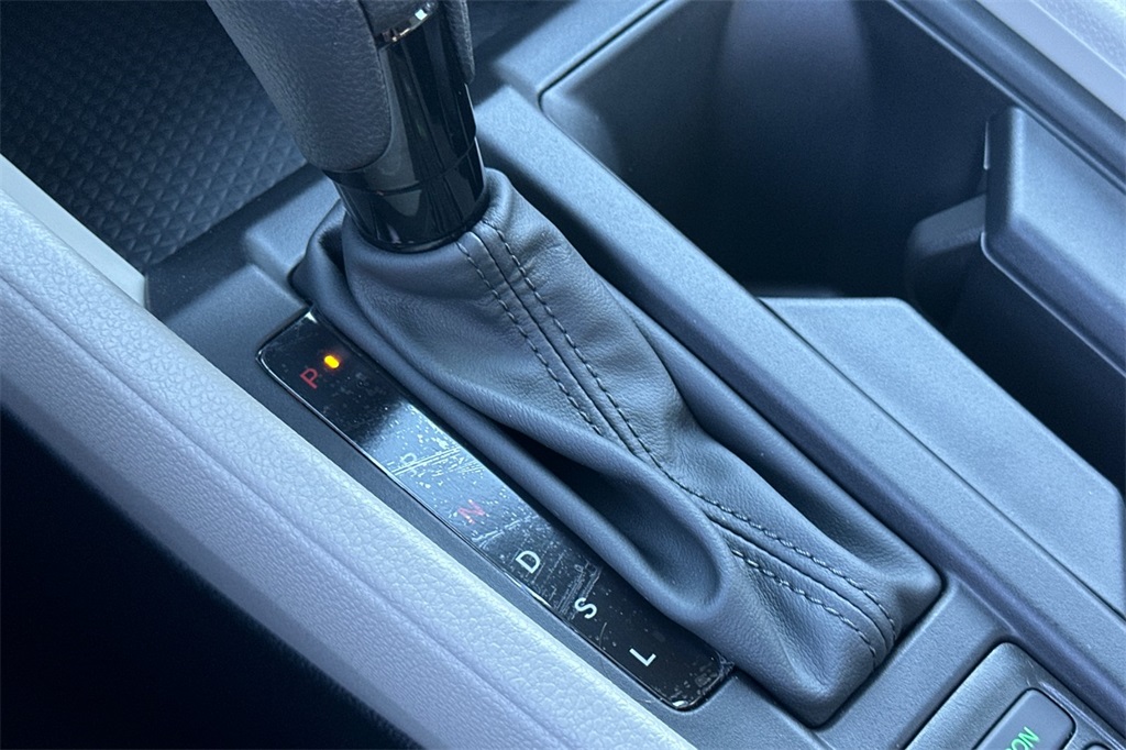 2025 Honda Accord LX photo 16
