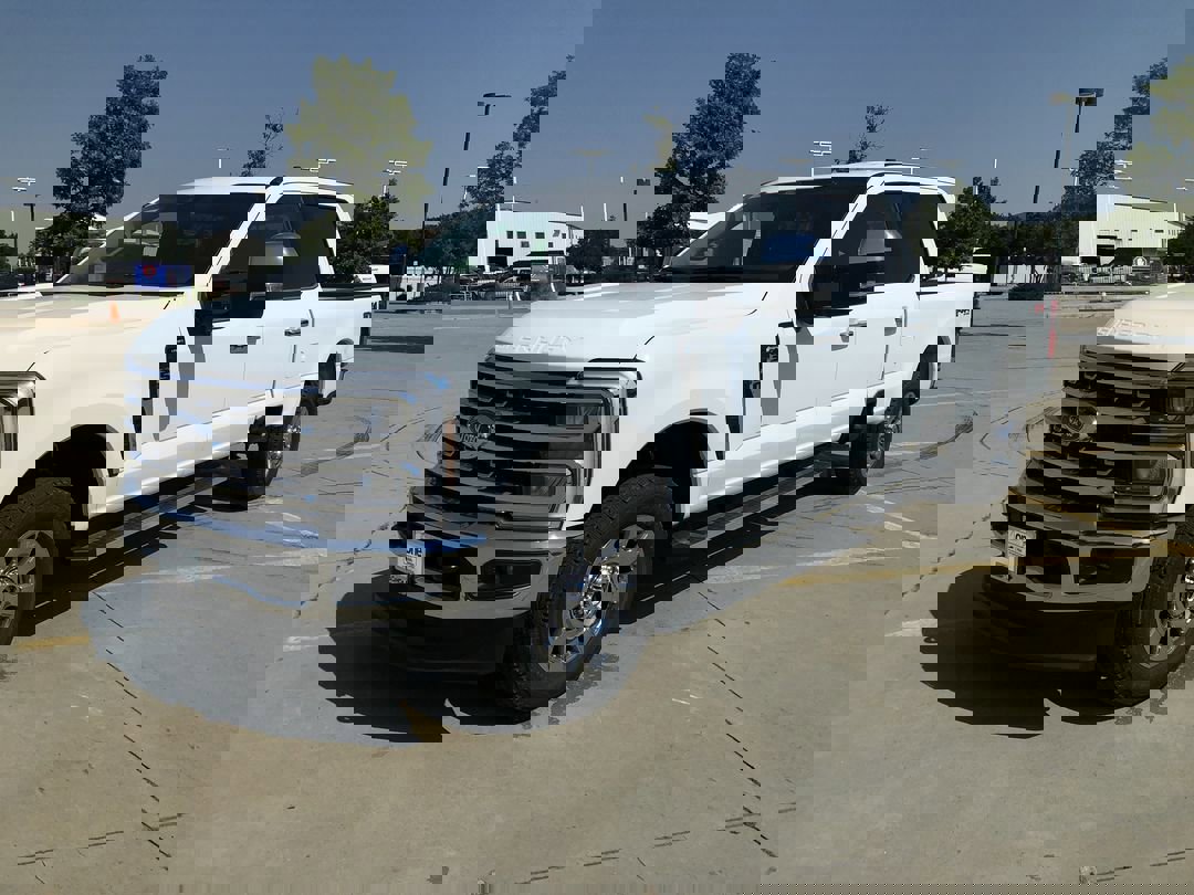 2026 Ford F-350 Lariat photo 4