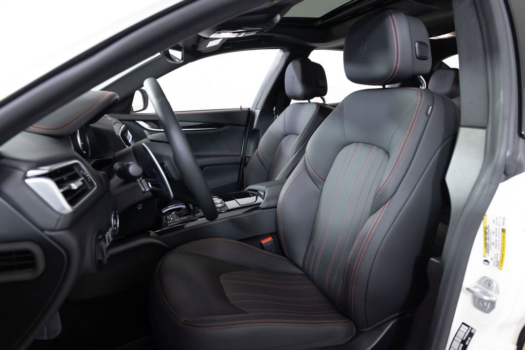 2023 Maserati Ghibli Modena photo 4