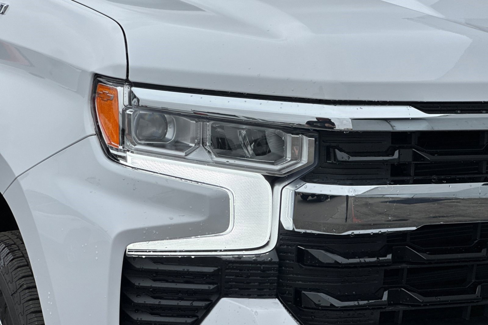 2025 Chevrolet Silverado LT photo 30