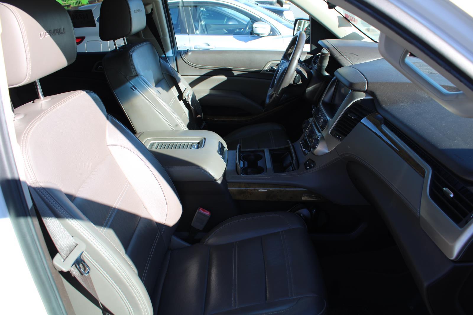 2017 Gmc Yukon Denali photo 4