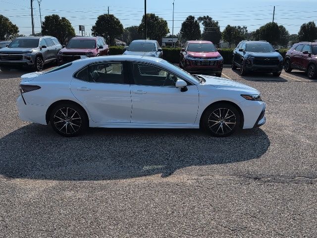 2024 Toyota Camry SE photo 3