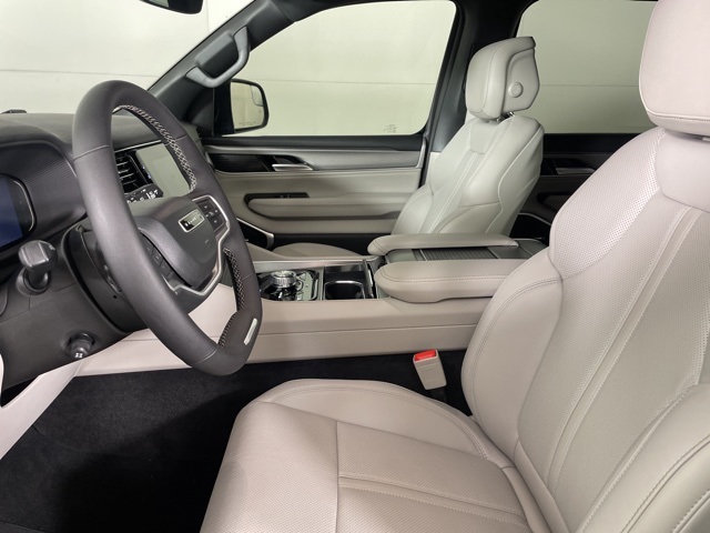 2025 Jeep Wagoneer L Series II photo 19
