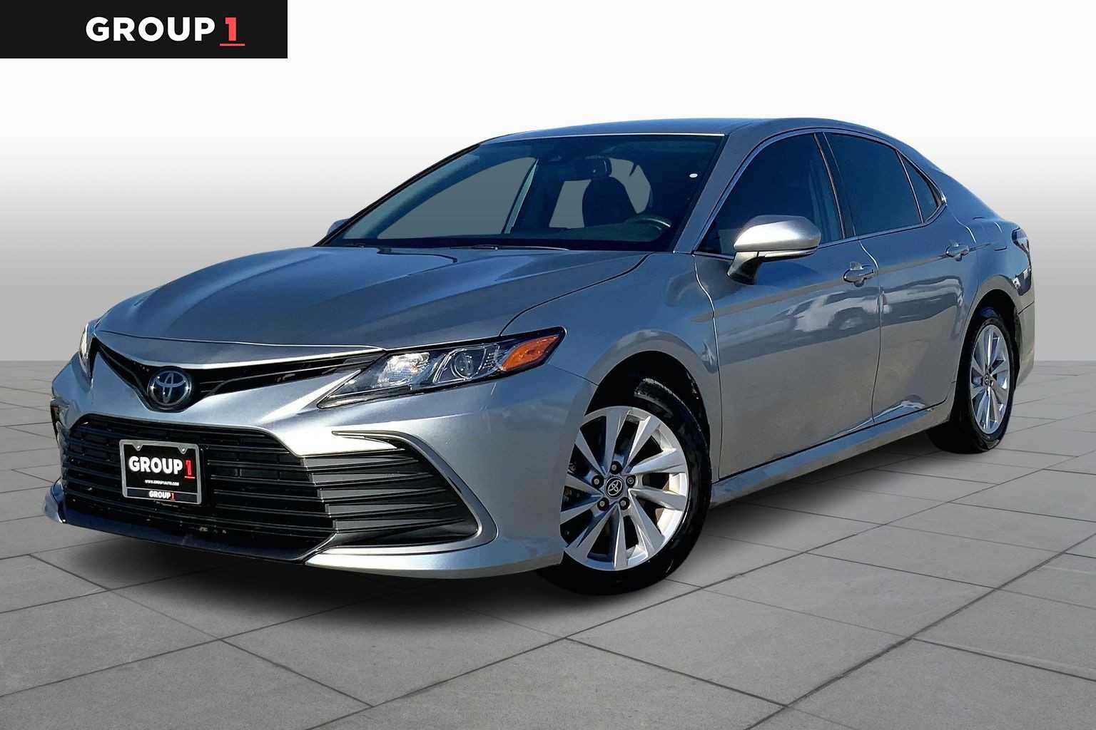 2023 Toyota Camry LE's photo