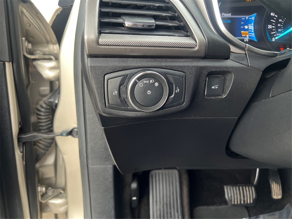 2017 Ford Fusion SE photo 14