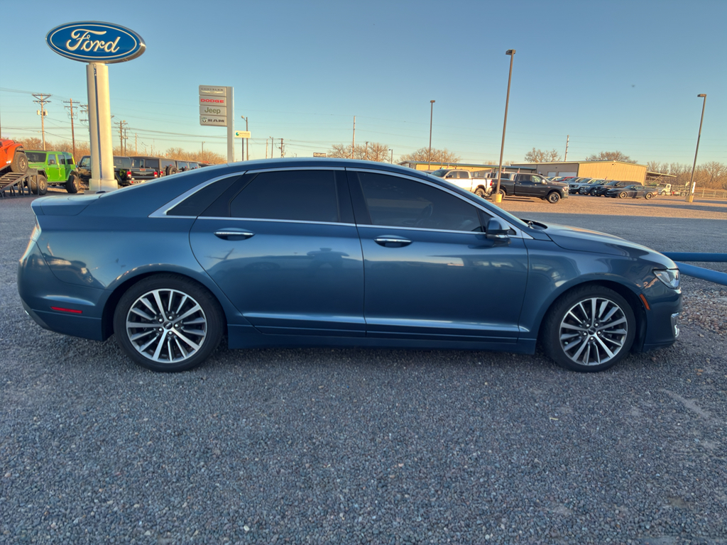 2019 Lincoln MKZ Standard photo 4