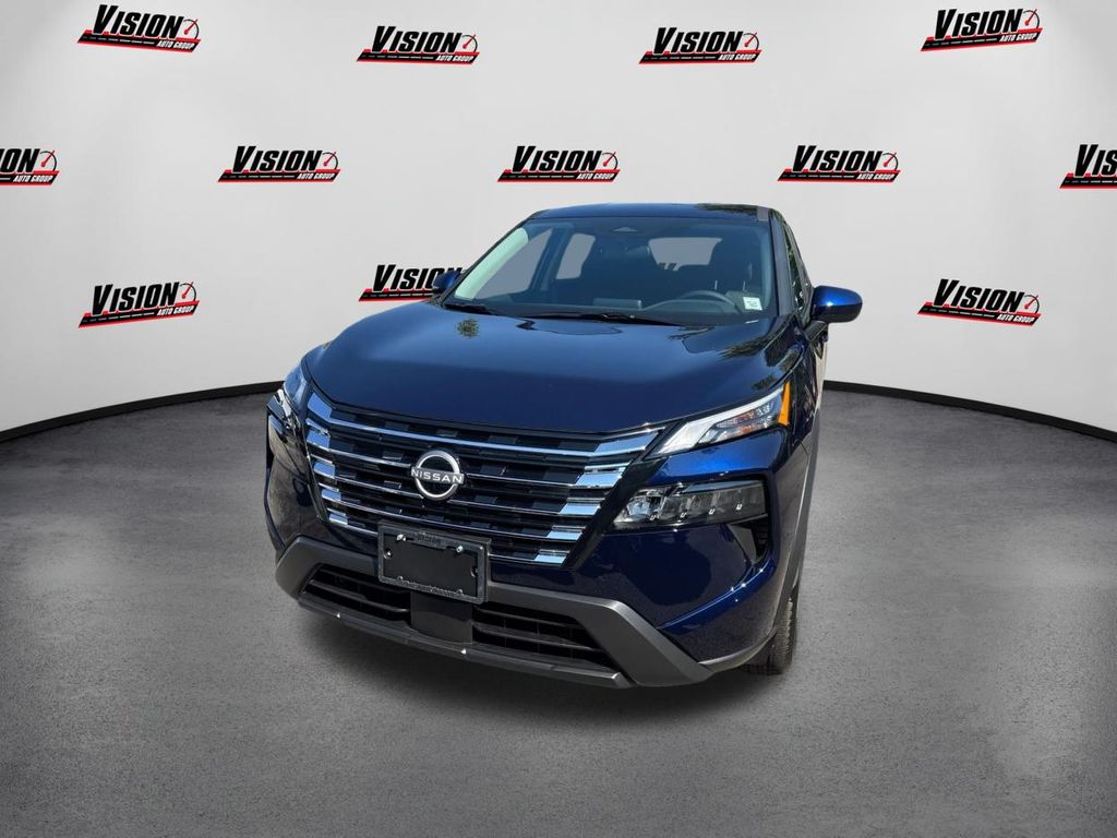 2026 Nissan Rogue SV photo 2
