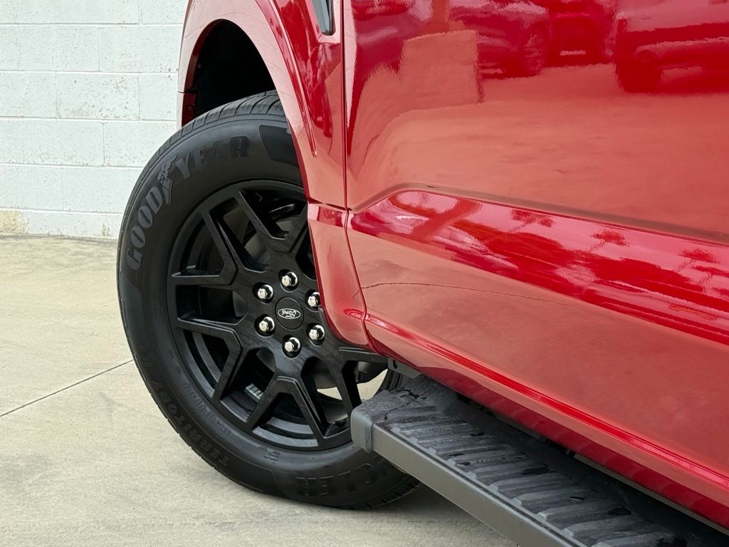 2025 Ford F-150 STX photo 17