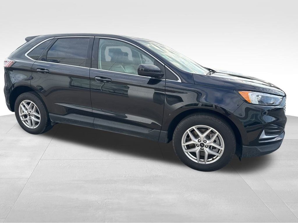 2024 Ford Edge SEL photo 8