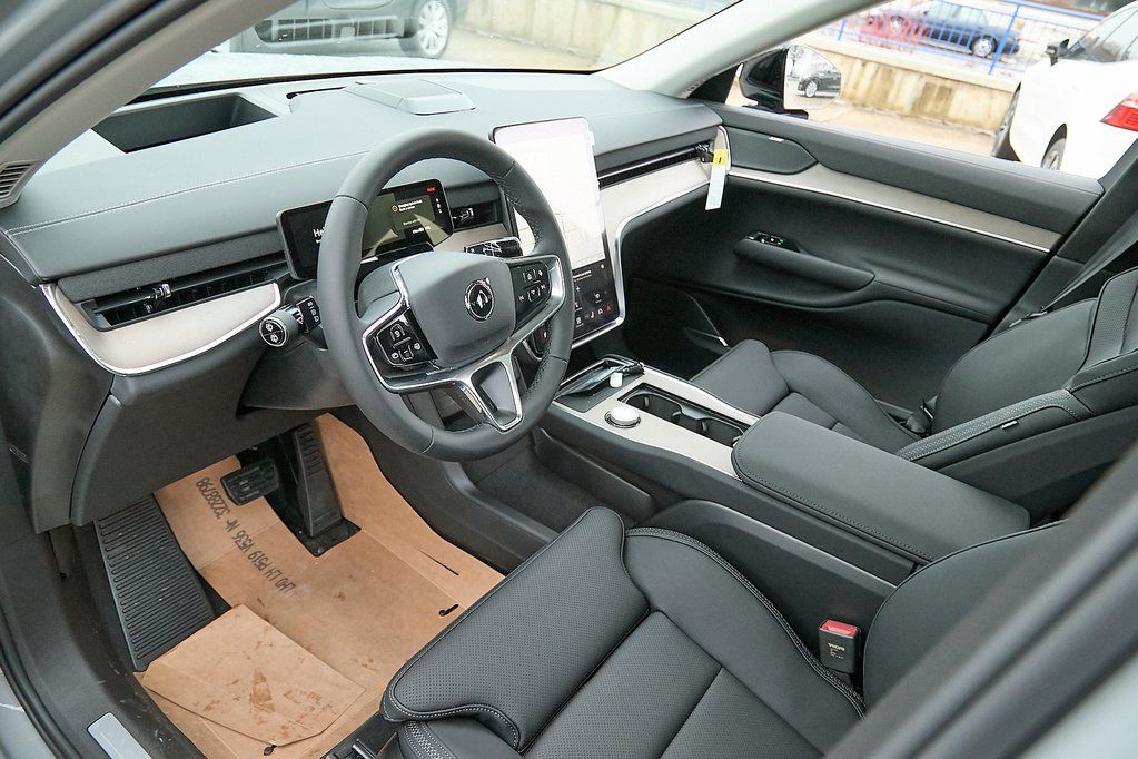 2025 VOLVO EX90 - Image 11