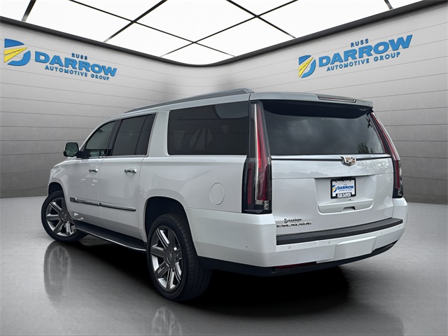 2018 Cadillac Escalade ESV Luxury photo 2
